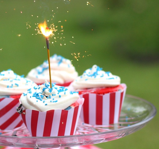 Memorial Day cupcake and cake pop ideas