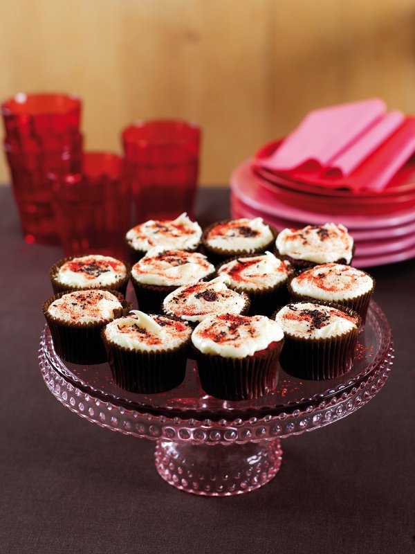 red-velvet-cupcakes-563a73c448dbe