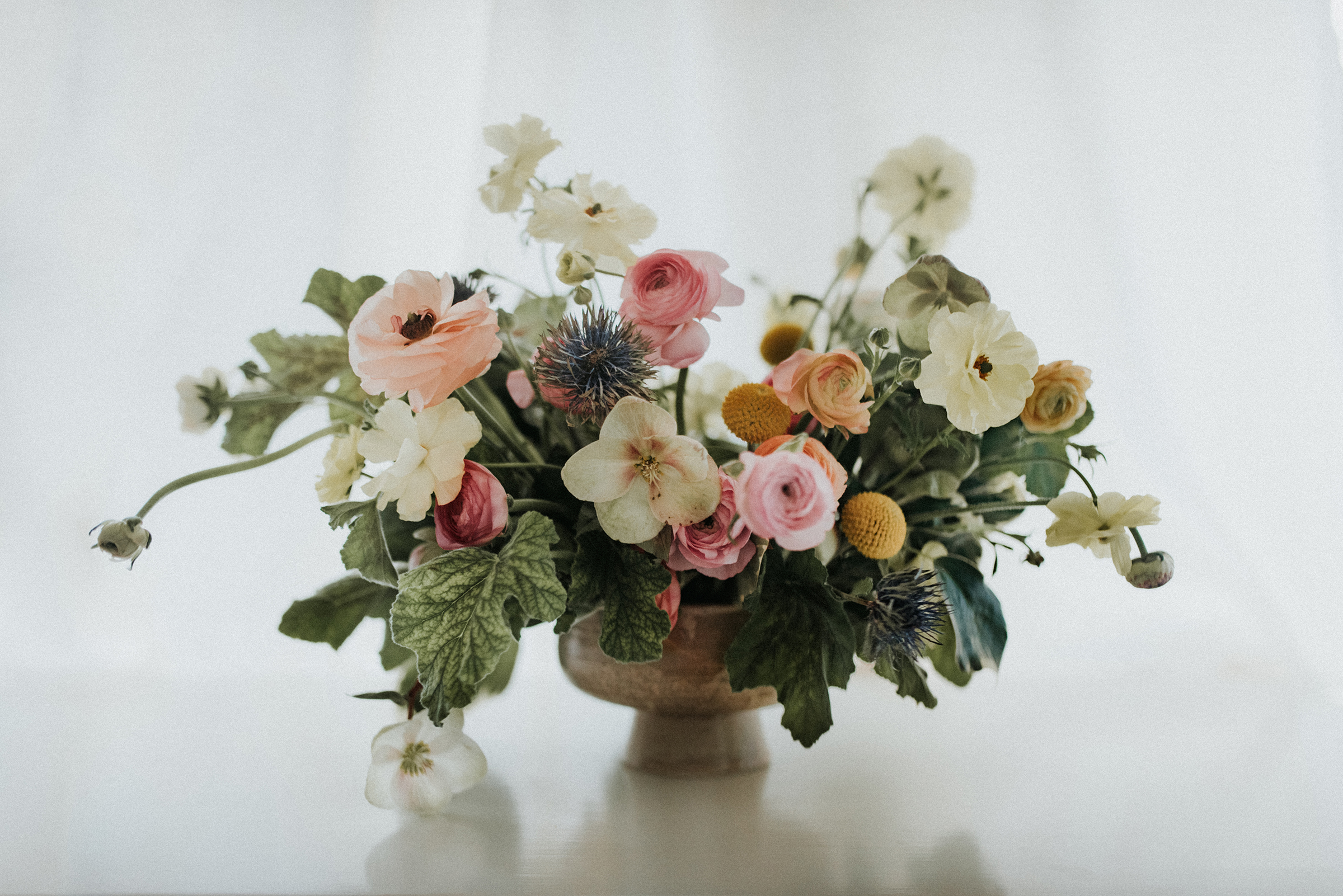 How to create beautiful spring flower arrangements